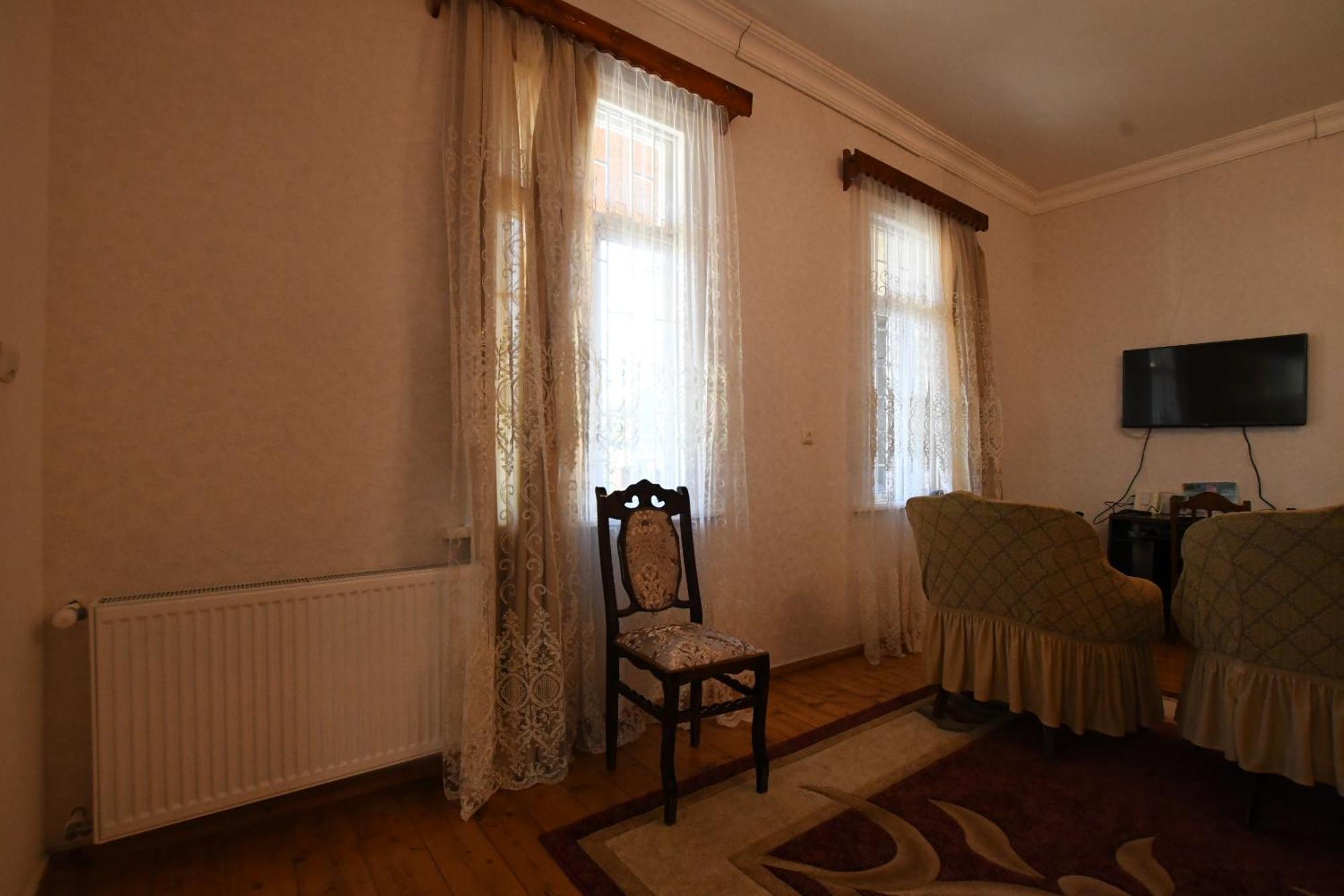 Nika House *